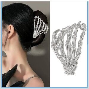 🎉 5/$20 Silver Skeleton Hand Hair Clip